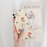 Funda floral para iPhone estilo cottagecore